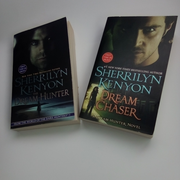 The Dream Hunter & Dream Chaser by Sherrilyn Kenyon Lot of 2 Books - Picture 1 of 1